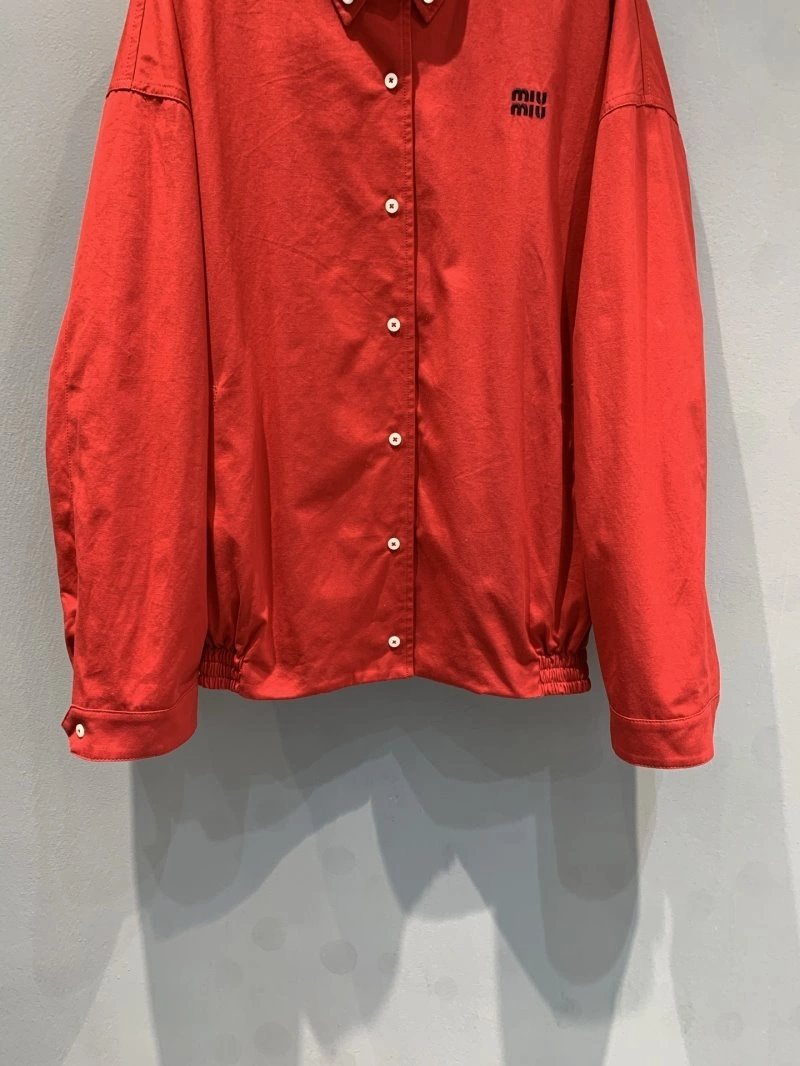 Versatile Miu Miu Outwear 148853