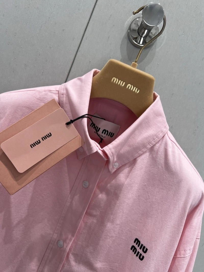 Minimalist Miu Miu Outwear 148846