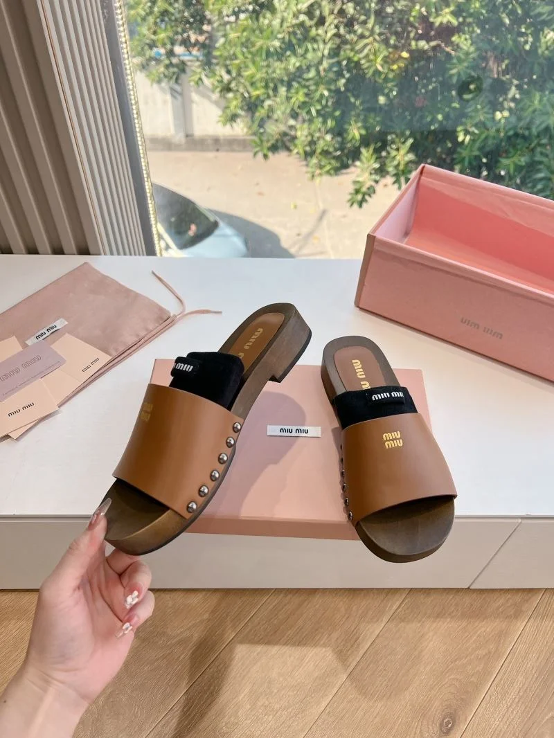 Trendsetting Miu Miu Sandals 7574
