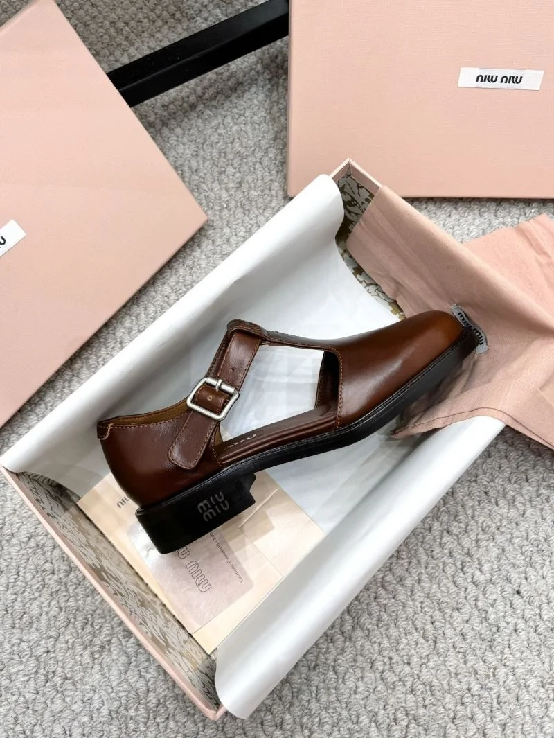 Miu Miu Sandals Effortless 7547