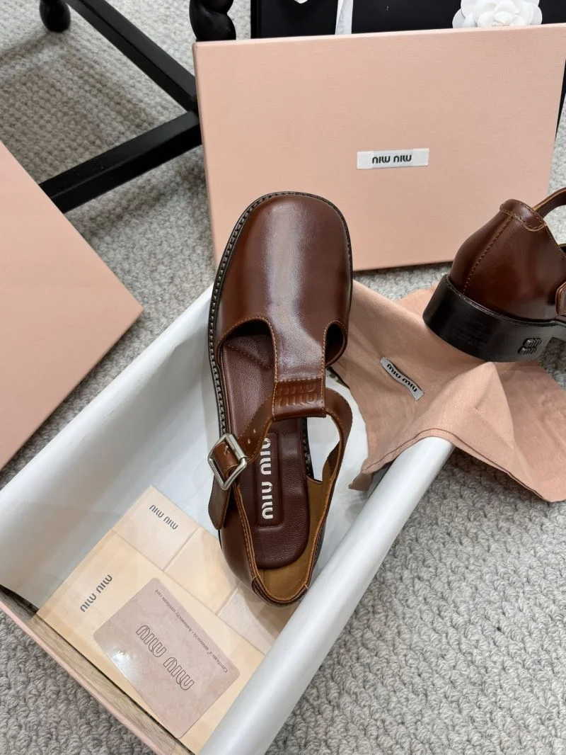 Miu Miu Sandals Effortless 7547