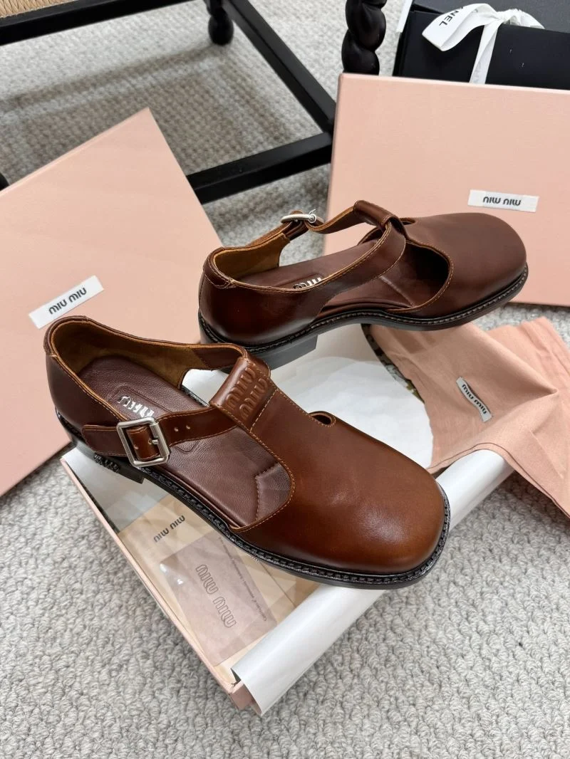 Miu Miu Sandals Effortless 7547
