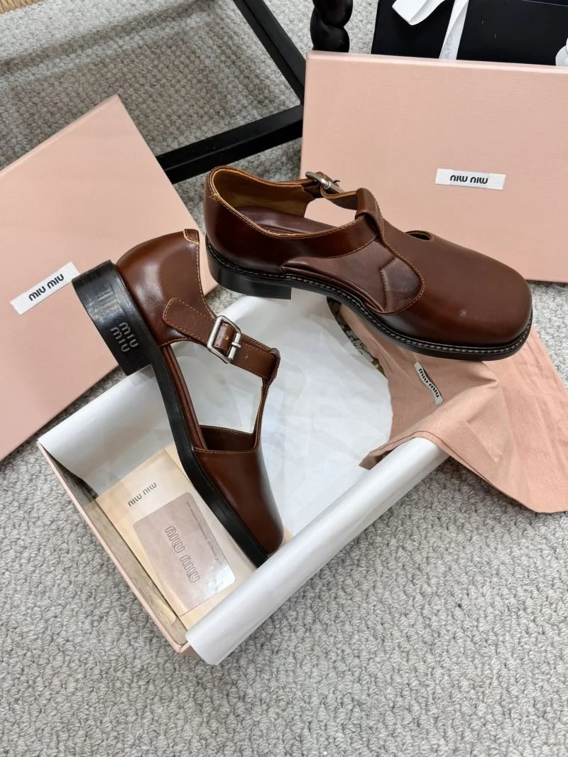 Miu Miu Sandals Effortless 7547