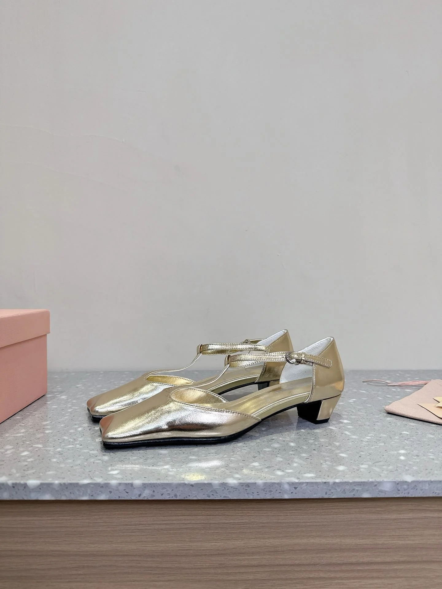 Miu Miu Sandals WellDesigned 7531