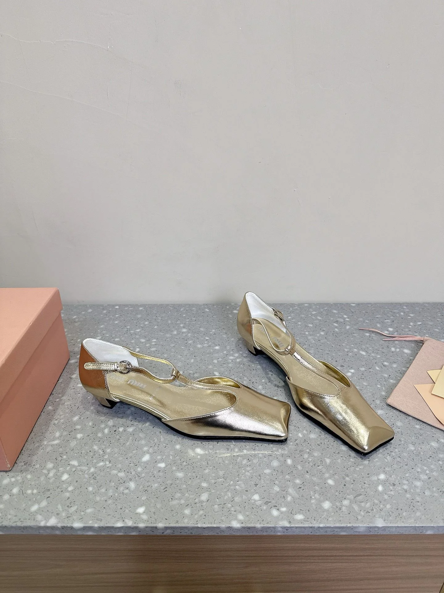 Miu Miu Sandals WellDesigned 7531