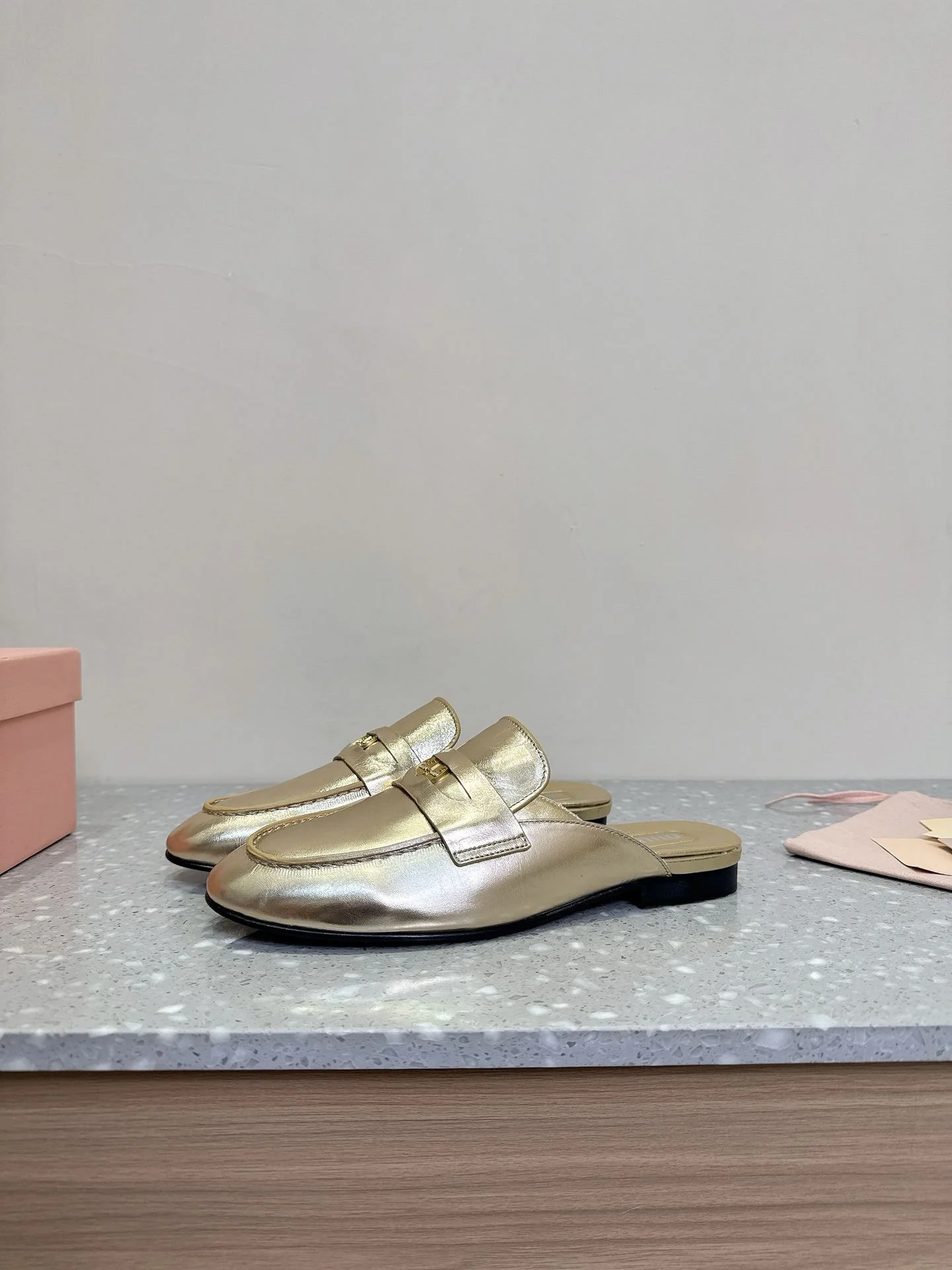 Effortless Miu Miu Sandals 7523
