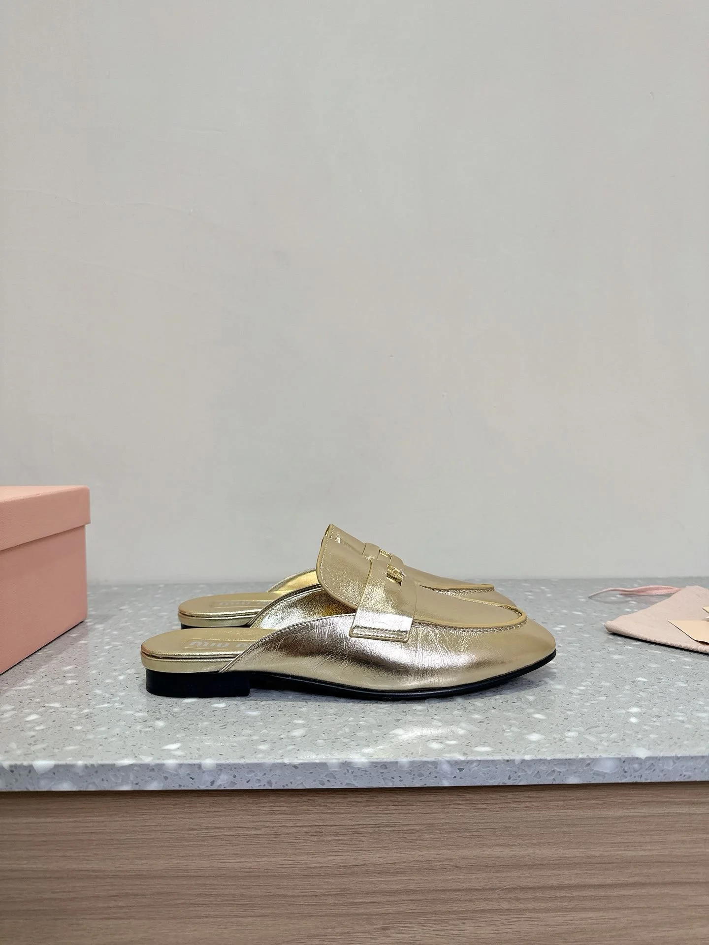 Effortless Miu Miu Sandals 7523