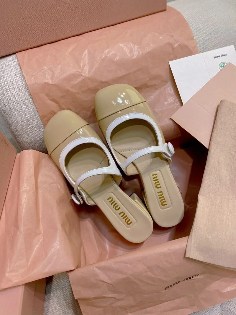 Miu Miu Sandals Compact 11648