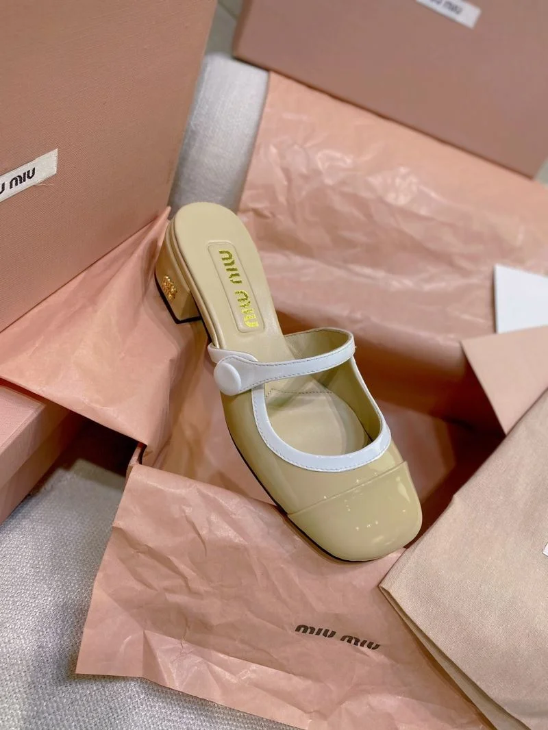 Miu Miu Sandals Compact 11648