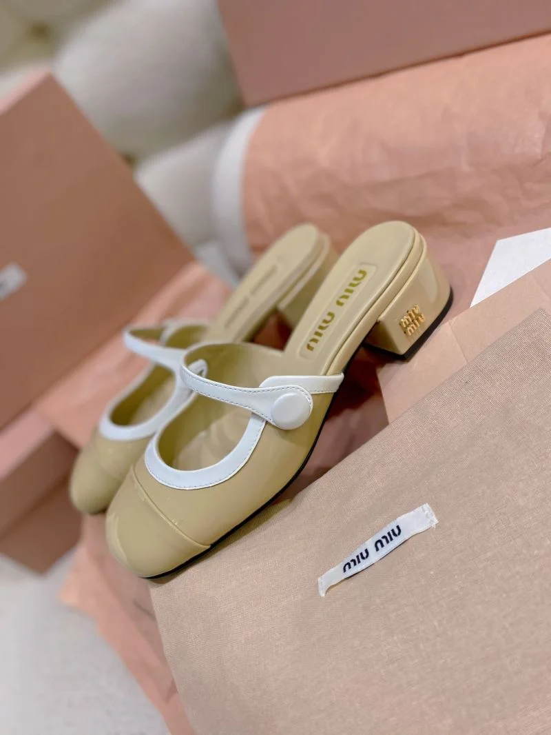 Miu Miu Sandals Compact 11648