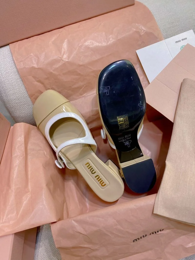 Miu Miu Sandals Compact 11648