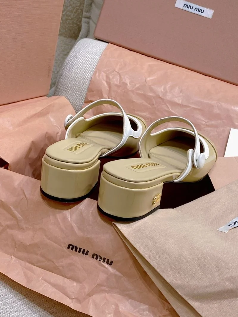 Miu Miu Sandals Compact 11648