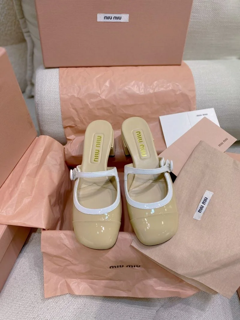 Miu Miu Sandals Compact 11648