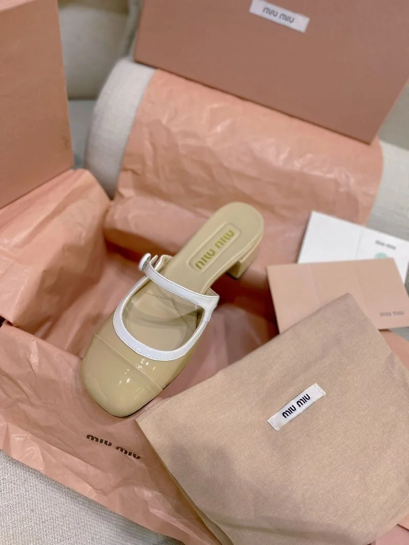 Miu Miu Sandals Compact 11648