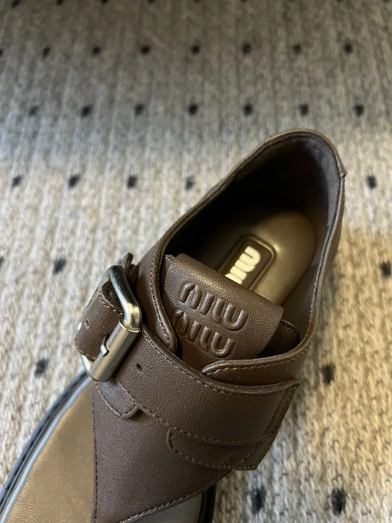 Miu Miu Sandals UrbanStyle 11627