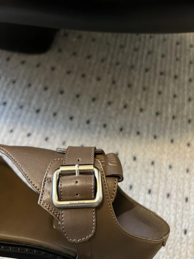 Miu Miu Sandals UrbanStyle 11627