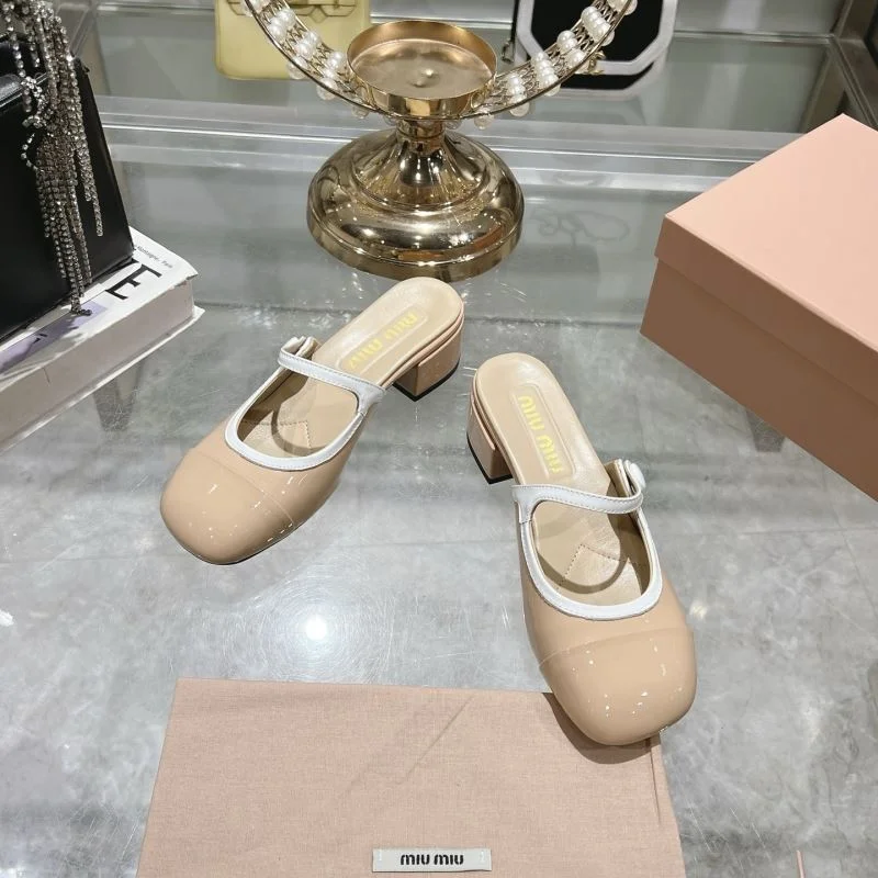 Sleek Miu Miu Sandals 9605