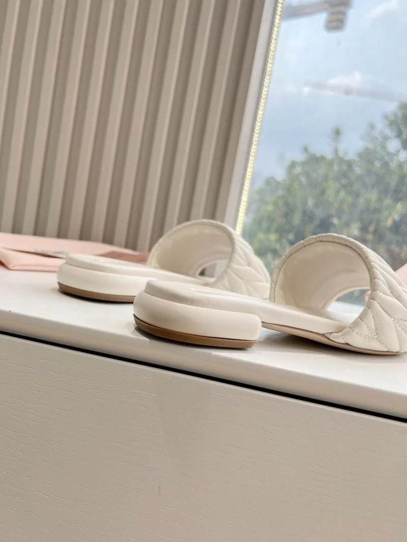 FlexibleFit Miu Miu Sandals 9551