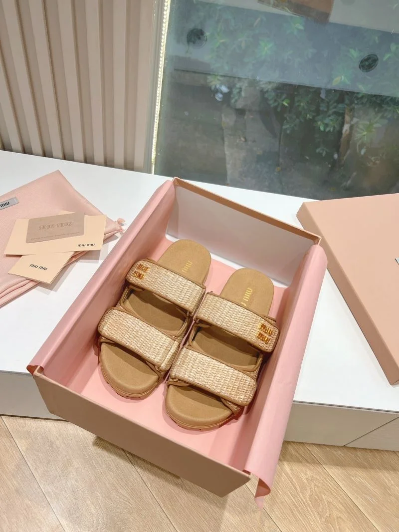 Miu Miu Sandals Compact 9557