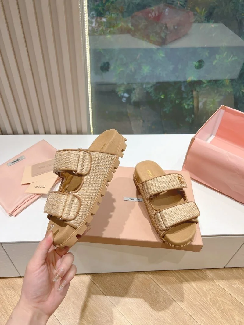 Miu Miu Sandals Compact 9557