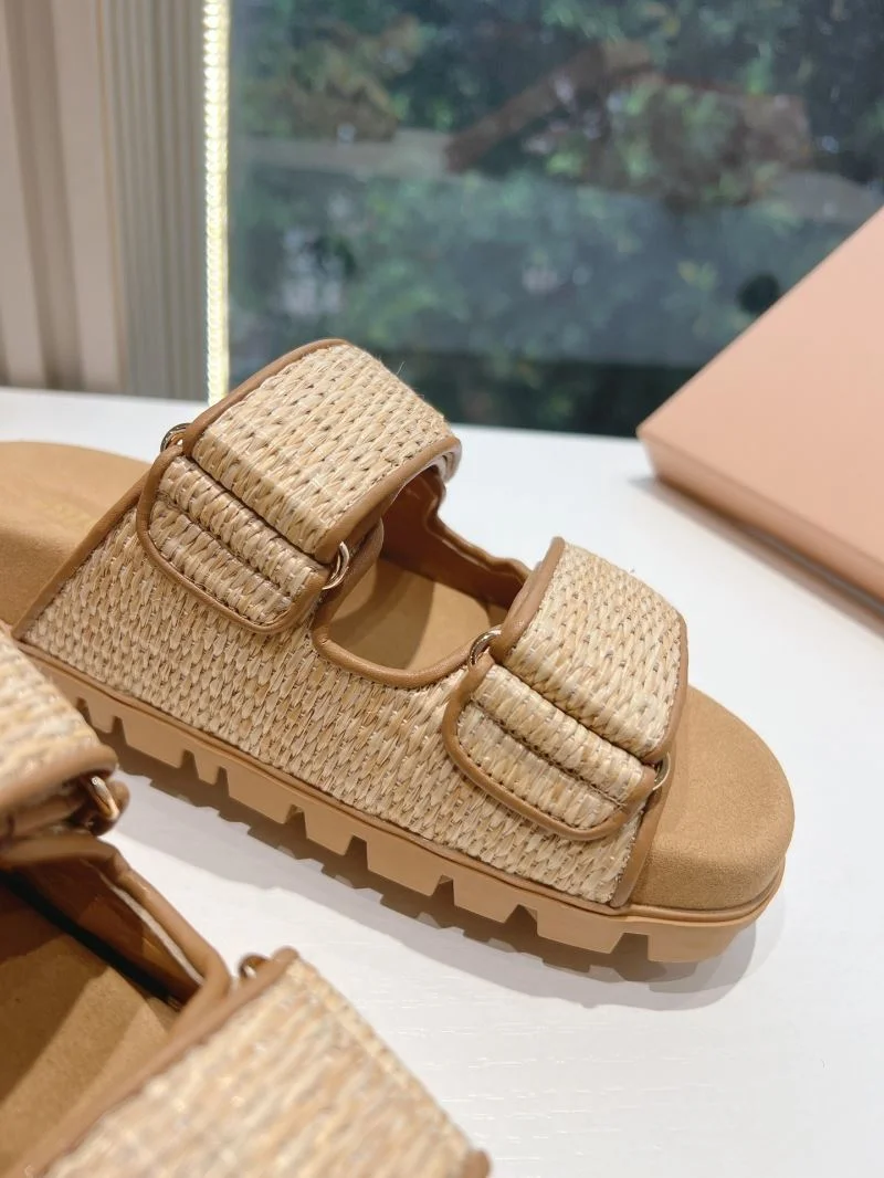 Miu Miu Sandals Compact 9557