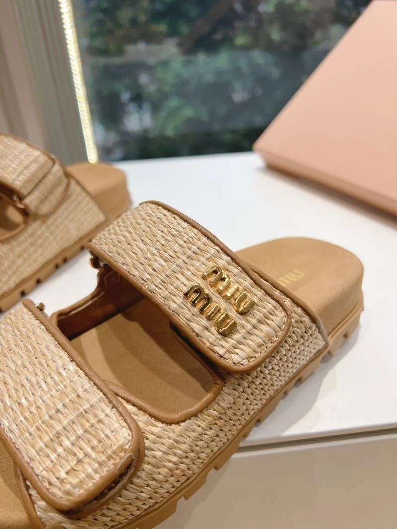 Miu Miu Sandals Compact 9557