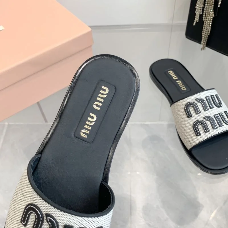 Miu Miu Sandals Packable 9526