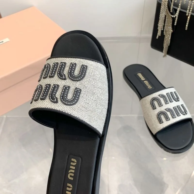 Miu Miu Sandals Packable 9526