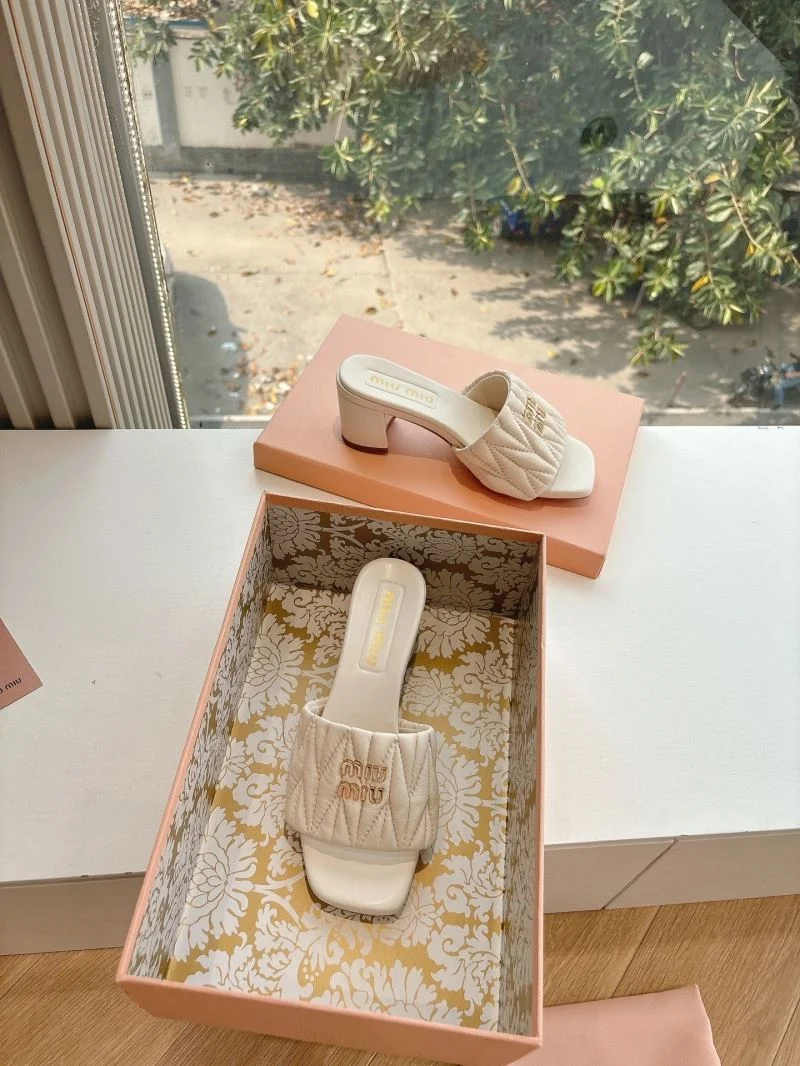 Miu Miu Sandals ModernLook 9533