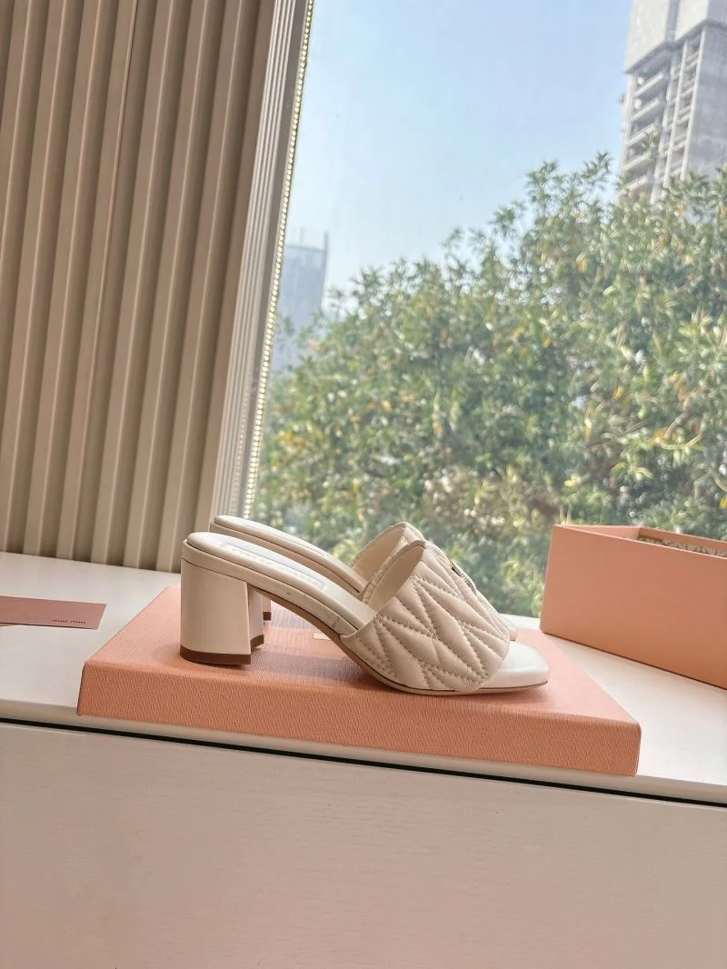 Miu Miu Sandals ModernLook 9533