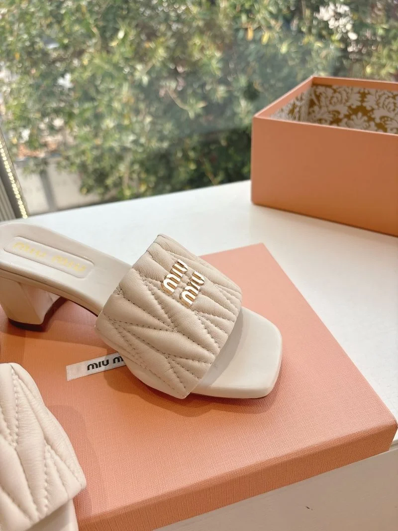 Miu Miu Sandals ModernLook 9533