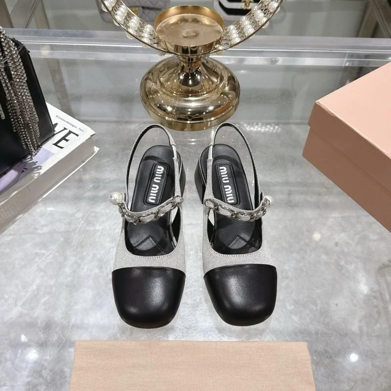 Fashionable Miu Miu Sandals 9516