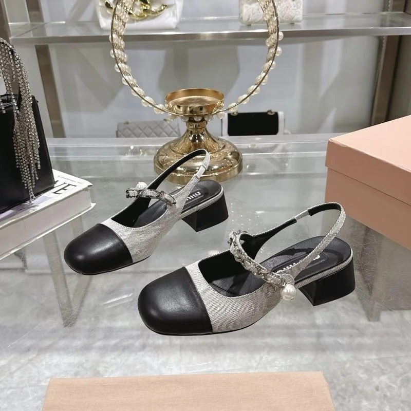 Fashionable Miu Miu Sandals 9516