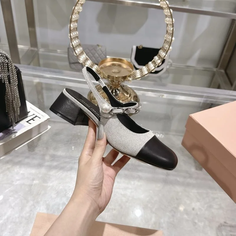 Fashionable Miu Miu Sandals 9516
