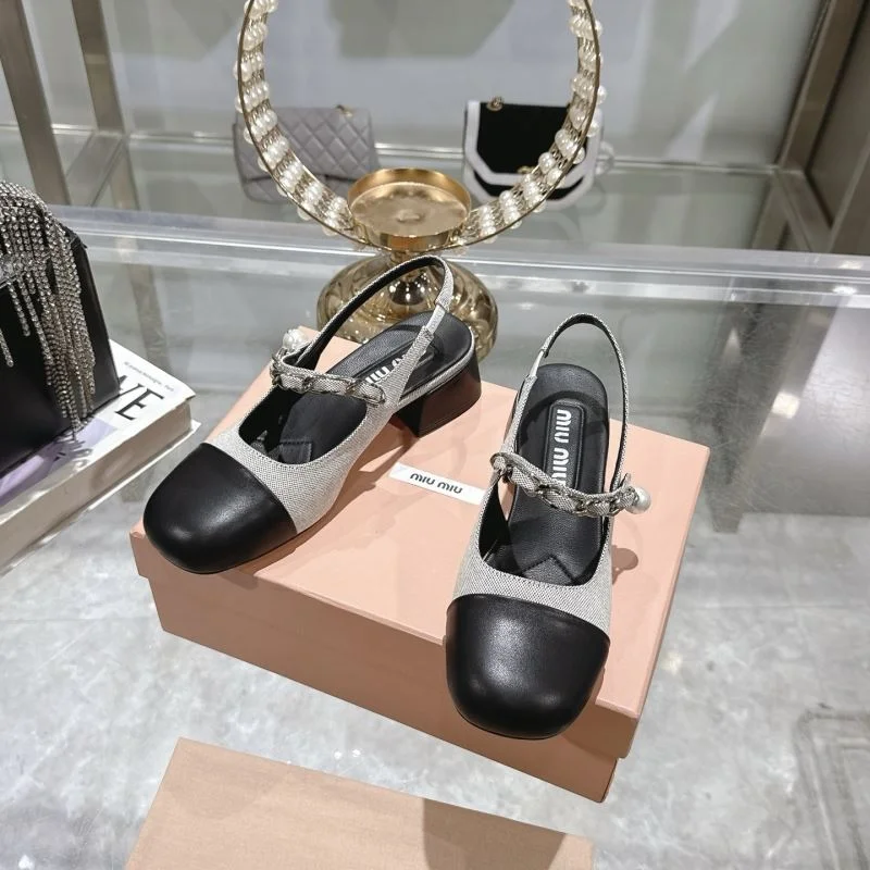 Fashionable Miu Miu Sandals 9516