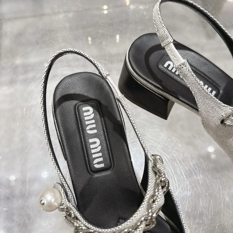 Fashionable Miu Miu Sandals 9516