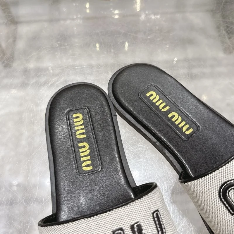 Miu Miu Sandals ZipUp 9550