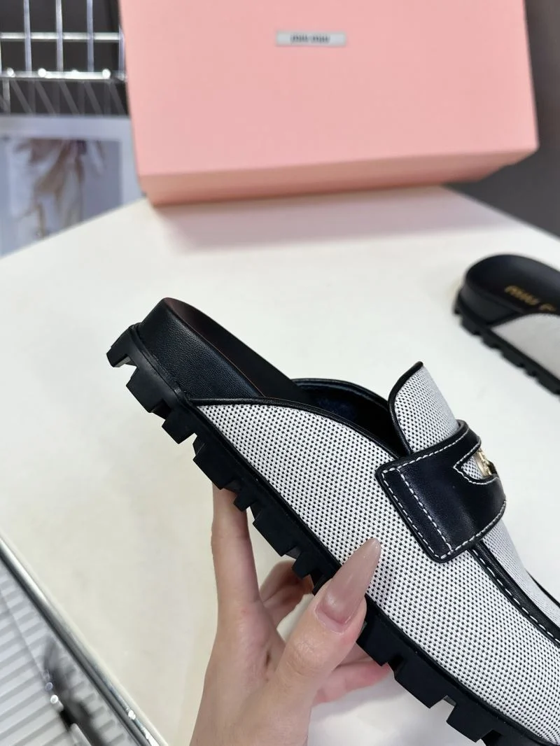 Unique Miu Miu Sandals 9508