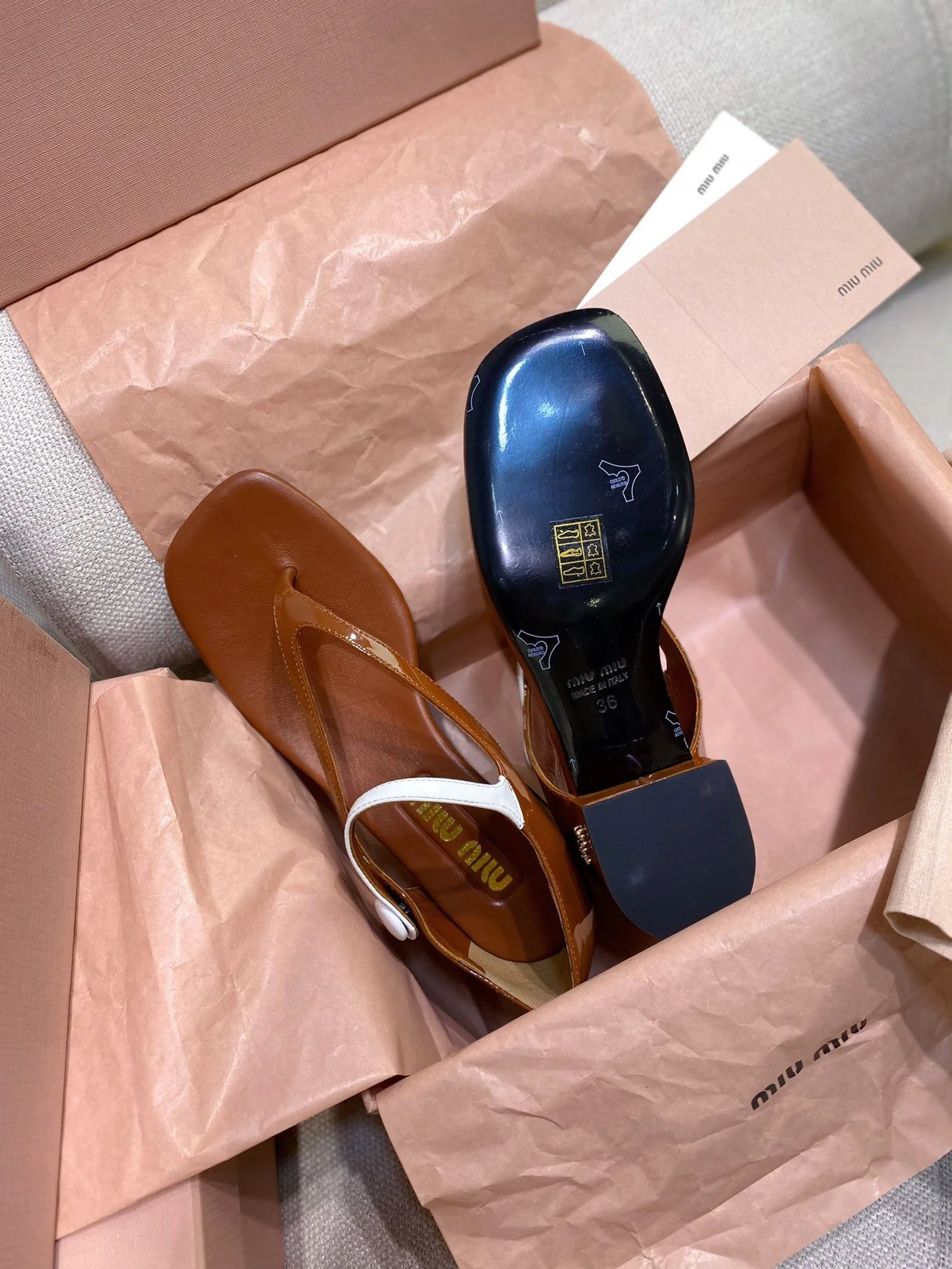 EasyMatch Miu Miu Sandals 6168