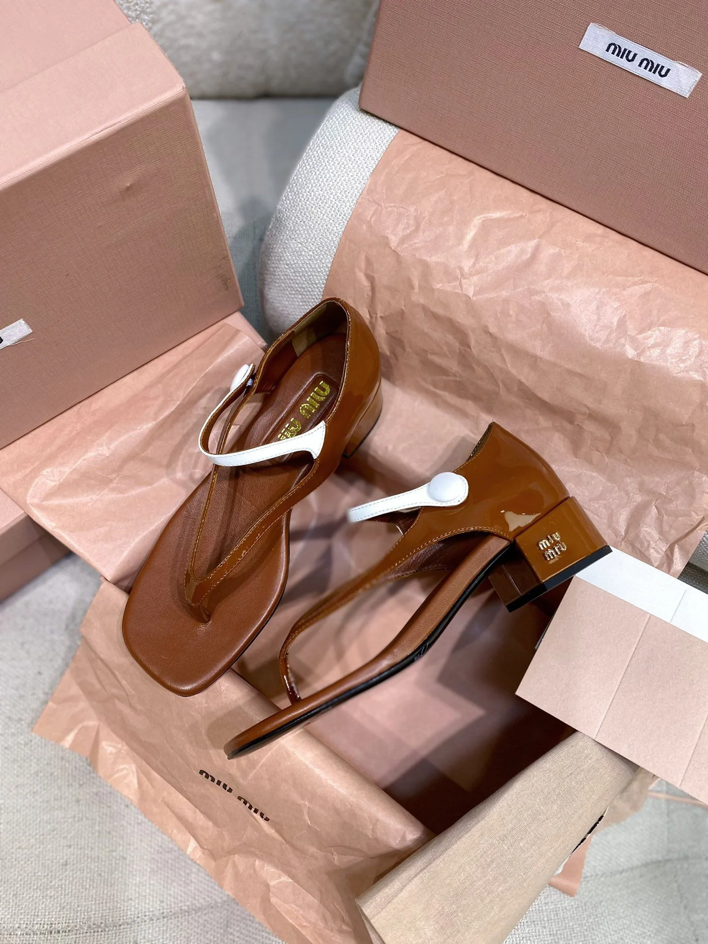 EasyMatch Miu Miu Sandals 6168
