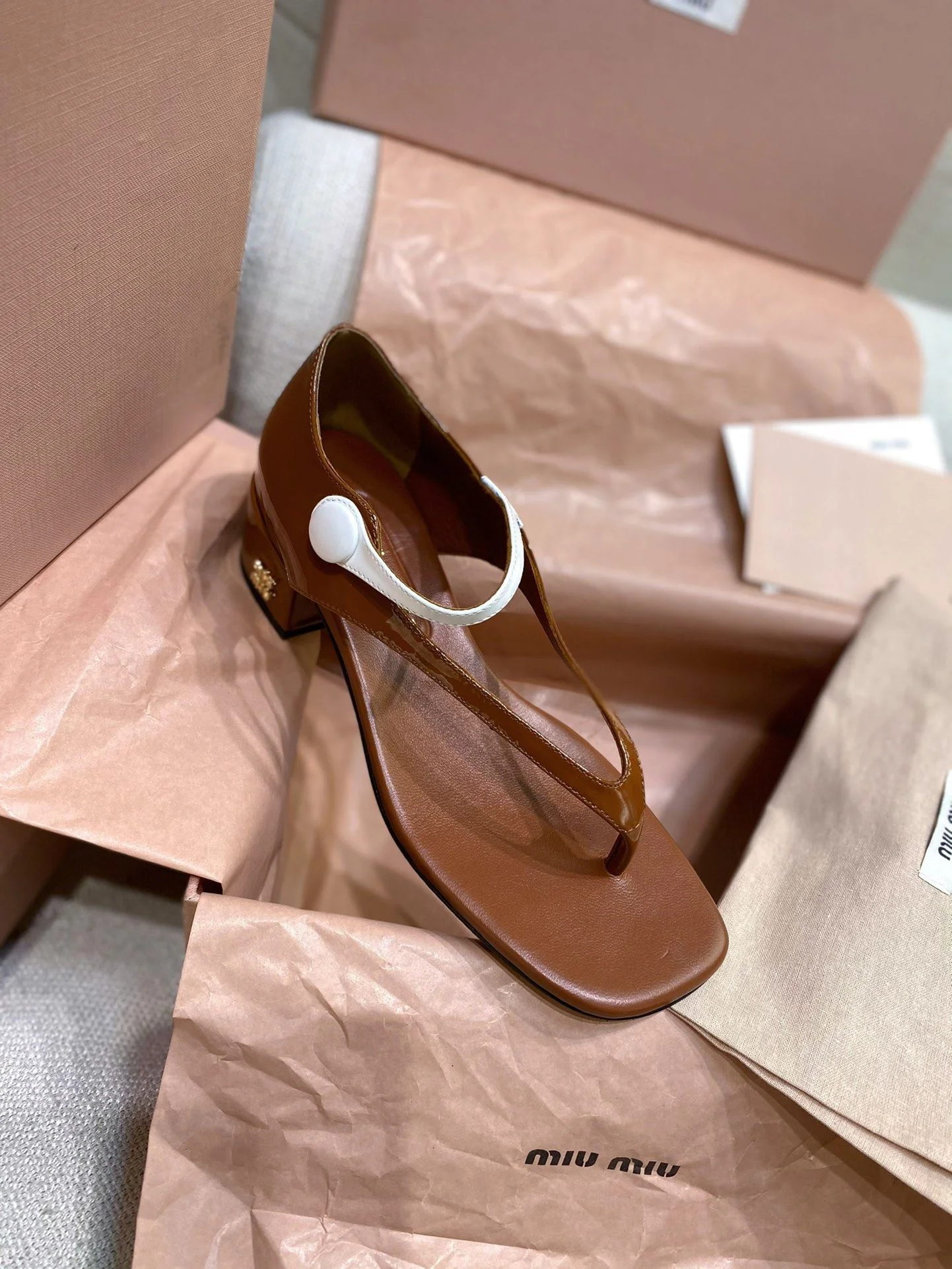 EasyMatch Miu Miu Sandals 6168