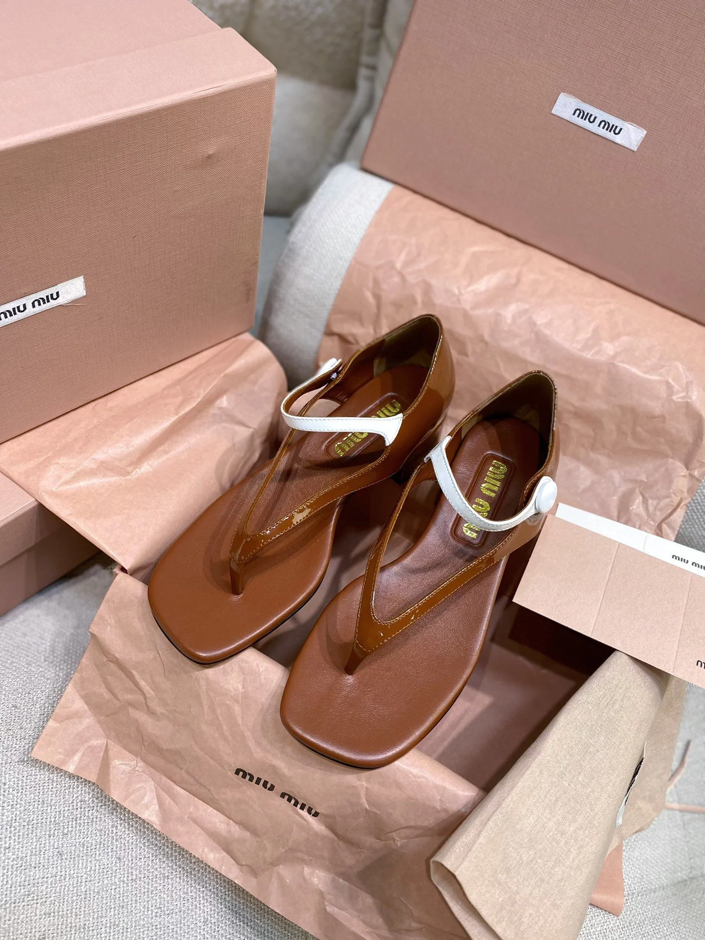 EasyMatch Miu Miu Sandals 6168