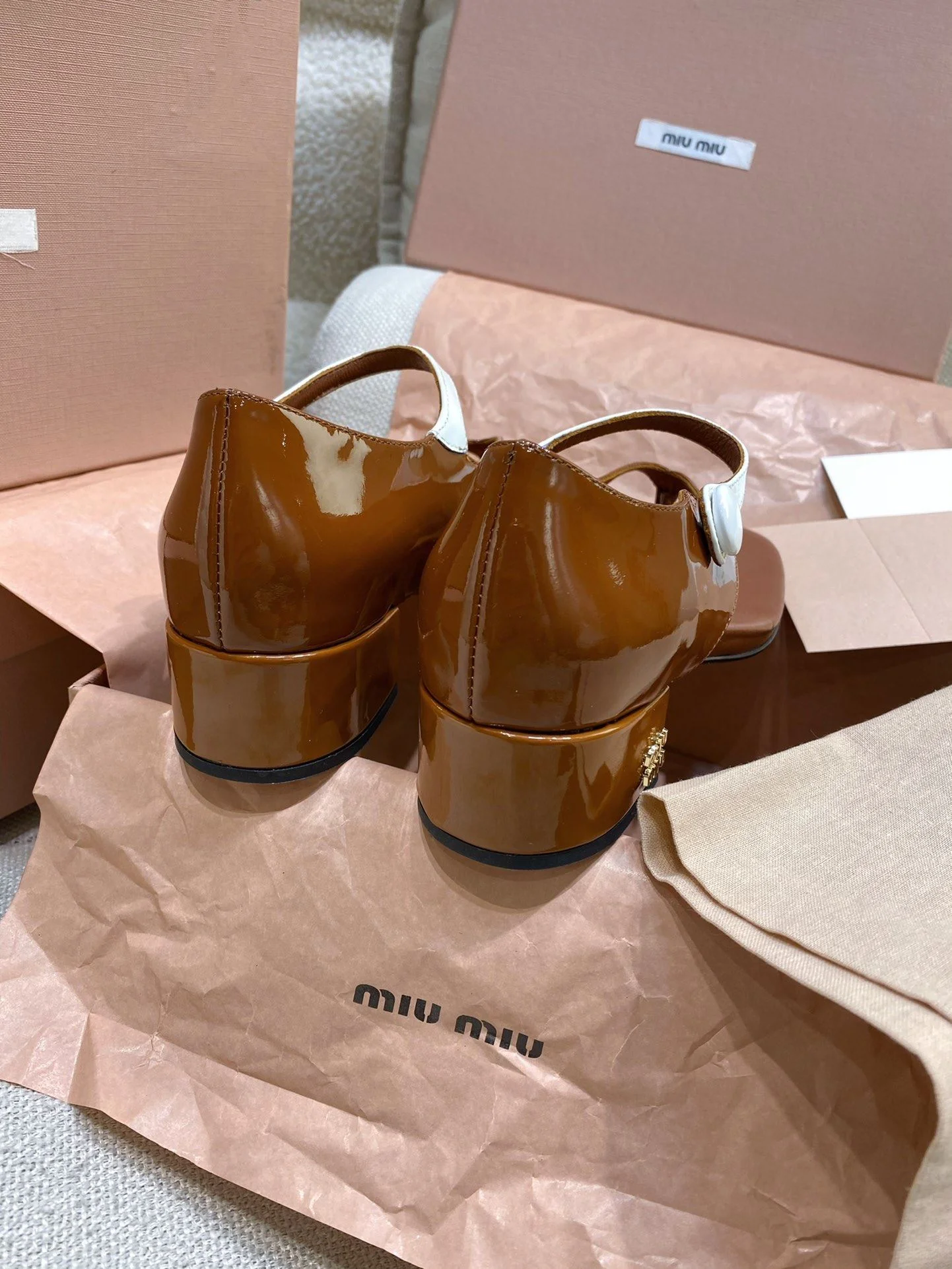 EasyMatch Miu Miu Sandals 6168