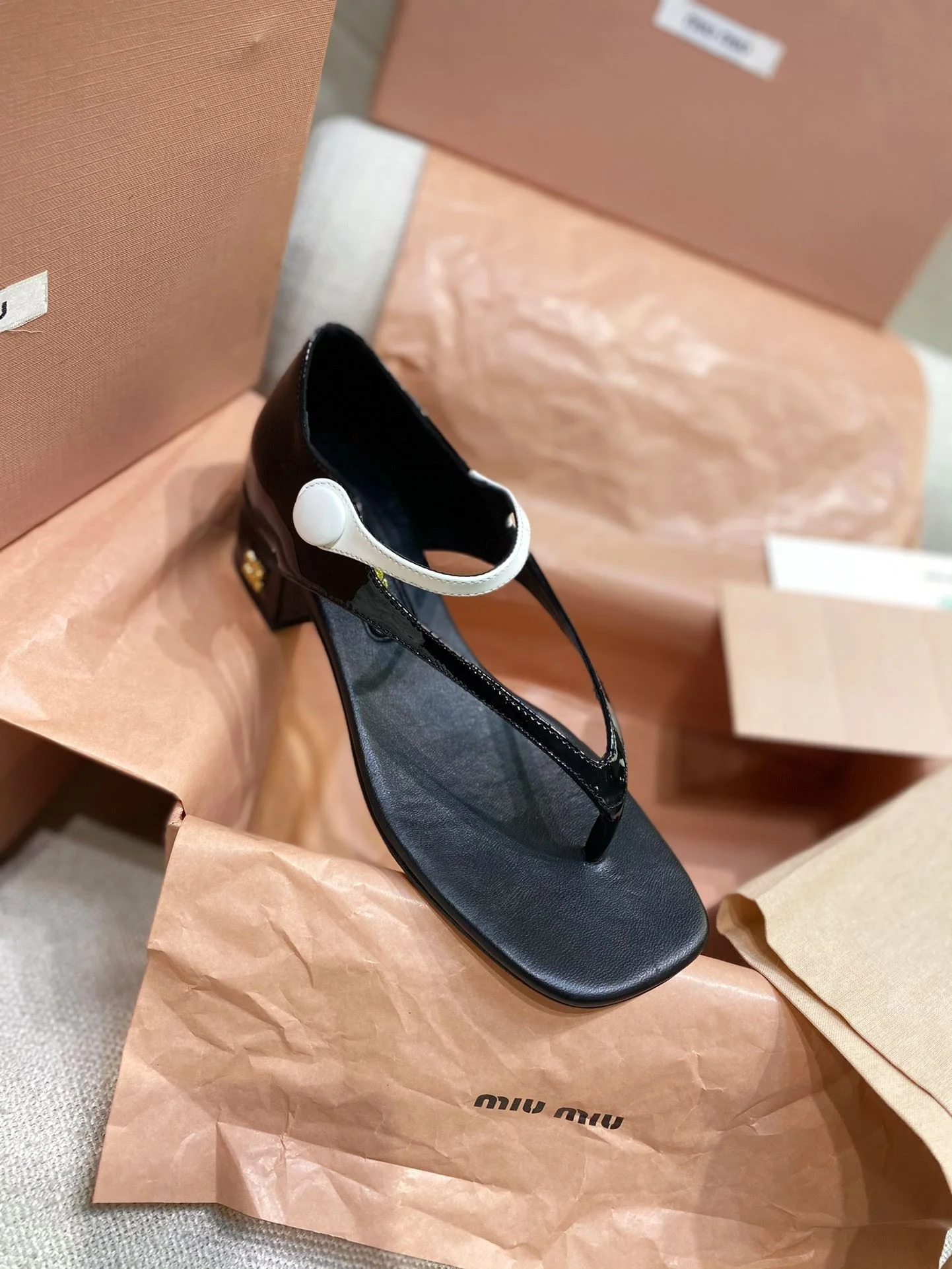 MoistureWicking Miu Miu Sandals 6132