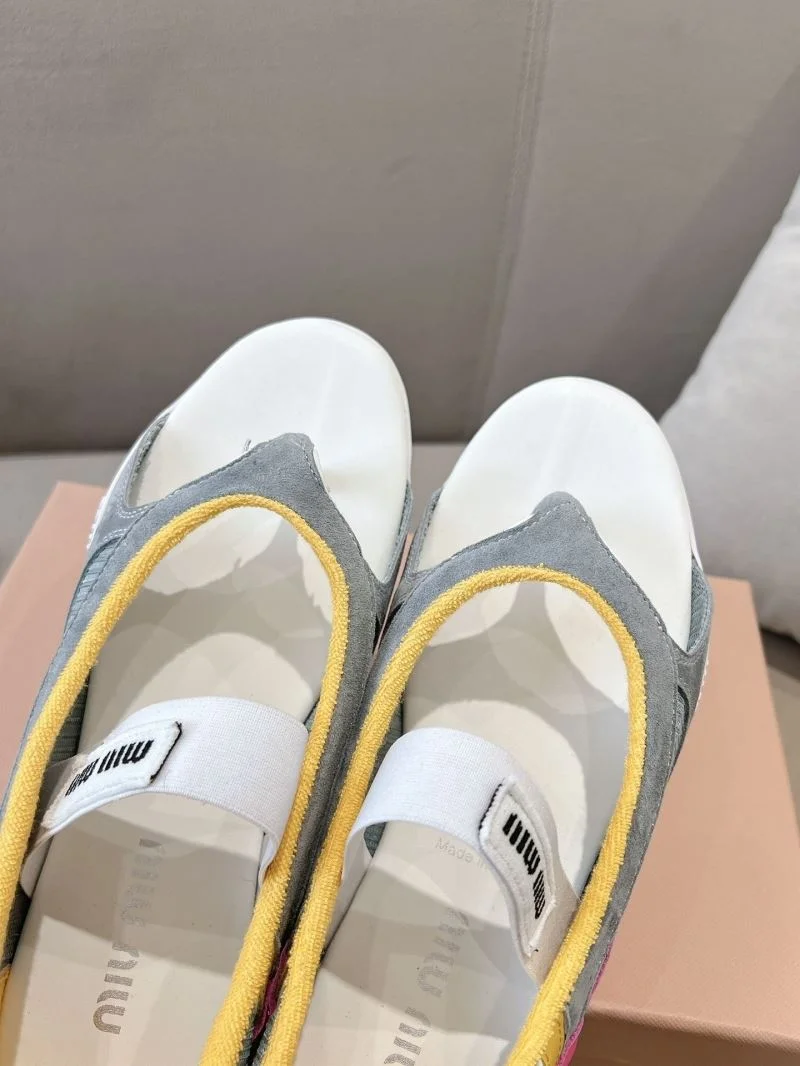 Breathable Miu Miu Sandals 6114