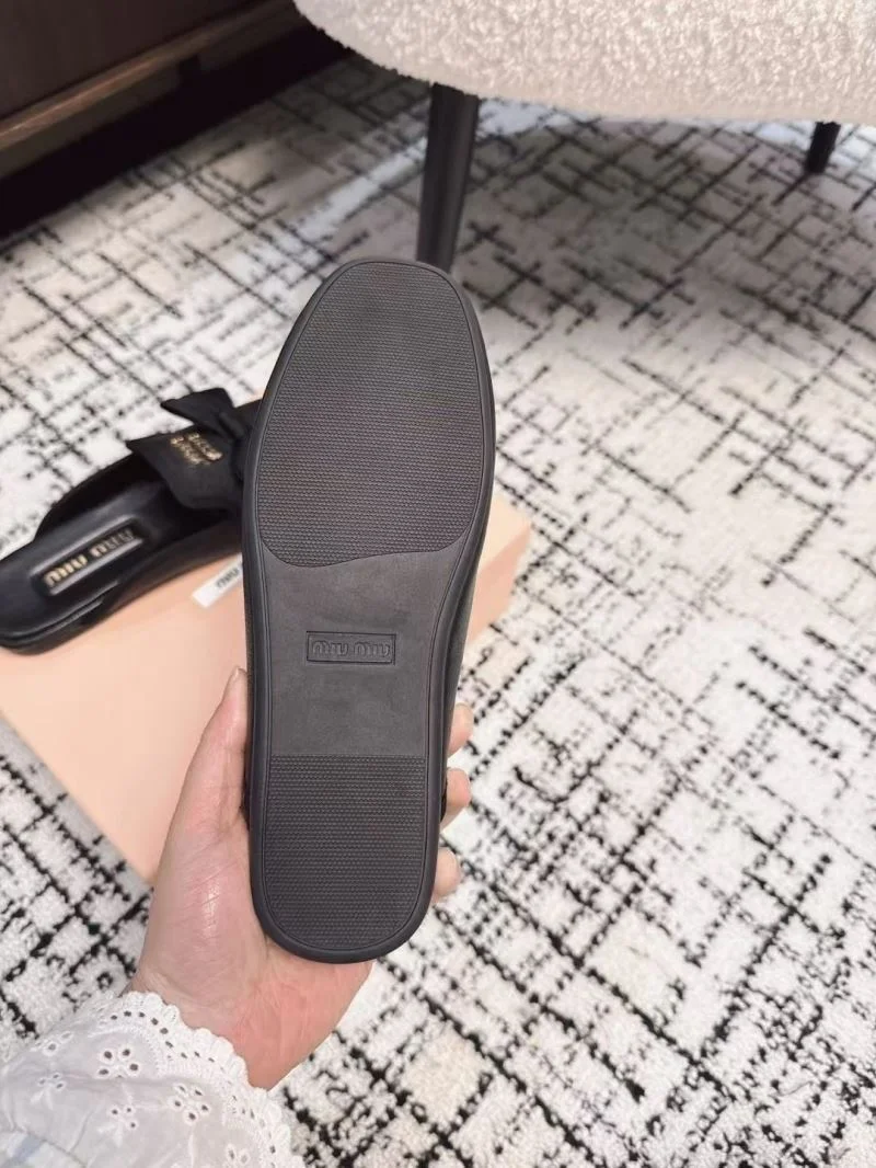 Chic Miu Miu Sandals 6111