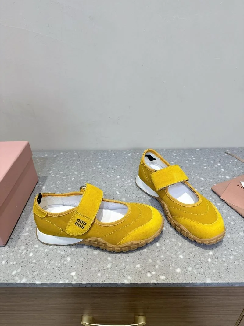Minimalist Miu Miu Shoes 7594