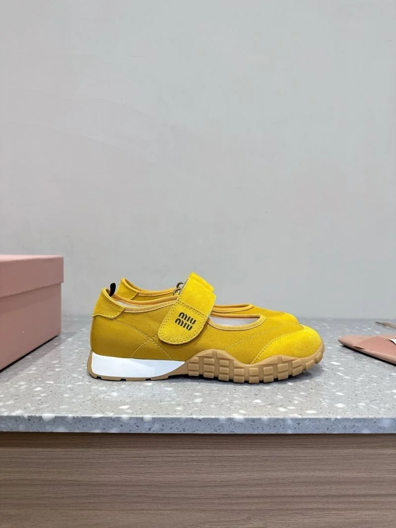 Minimalist Miu Miu Shoes 7594