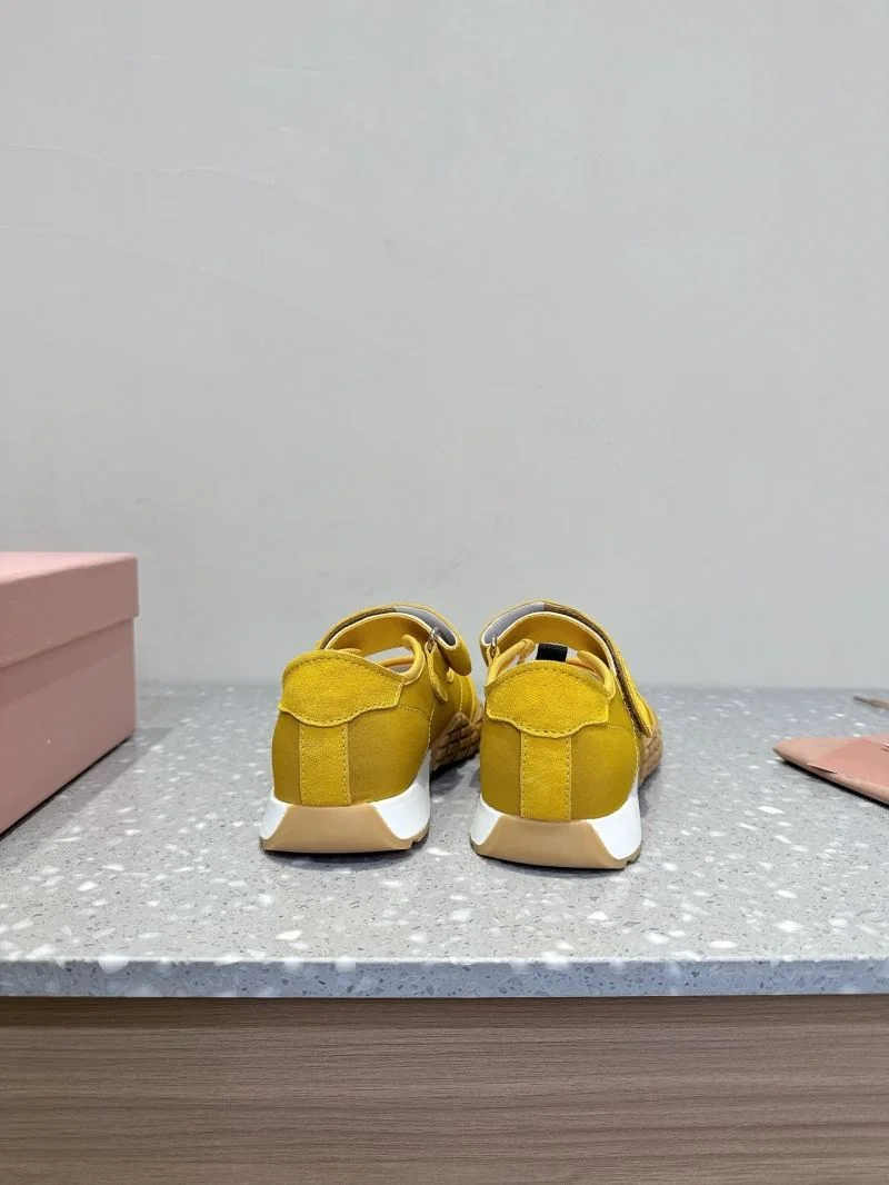 Minimalist Miu Miu Shoes 7594