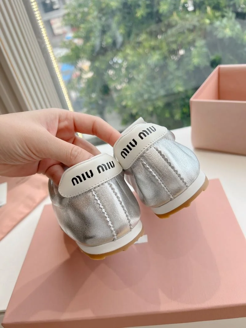 Practical Miu Miu Shoes 7506